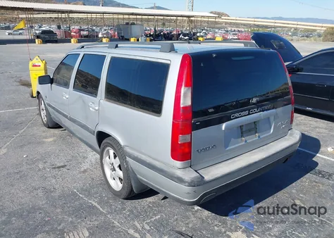 2000 Volvo V70 Xc/Se from USA, damaged, VIN YV1LZ56D3Y2721756